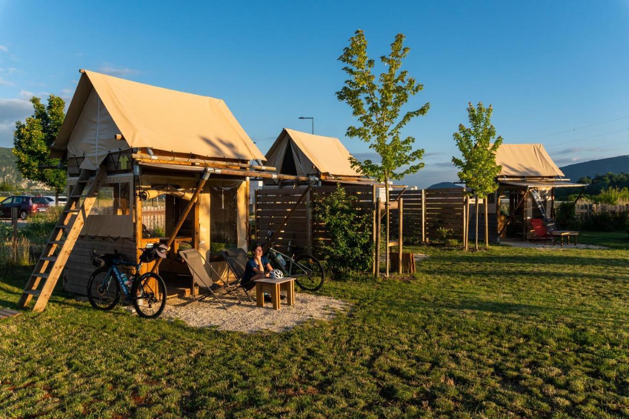 Les Lodges De La Viarhona - Tentes Lodges Virignin Zewnętrze zdjęcie
